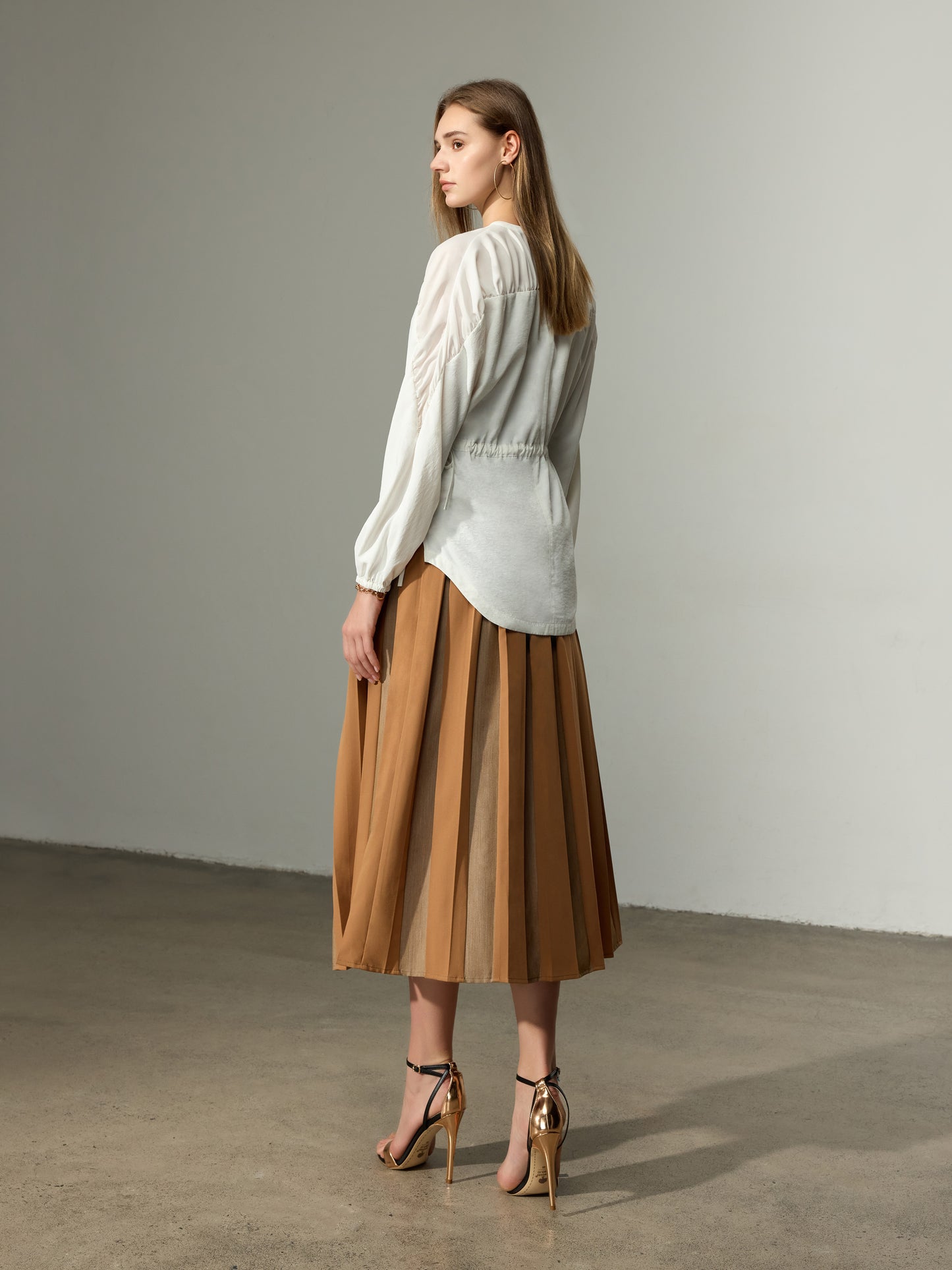 Tonal Gathering Top(Pre-Sale)