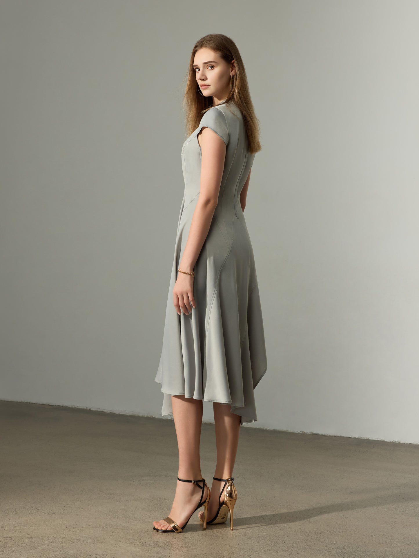 Cross Line Dress（Pre-Sale）