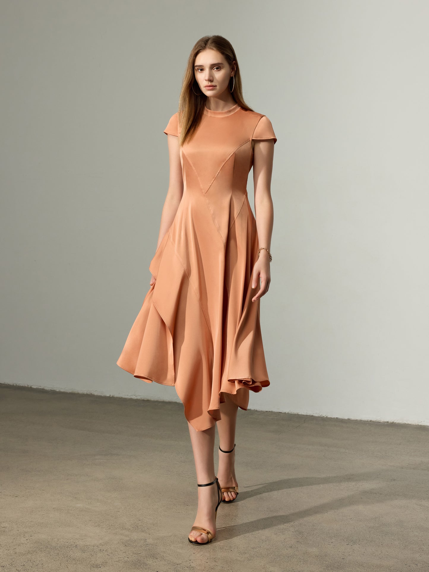 Cross Line Dress（Pre-Sale）