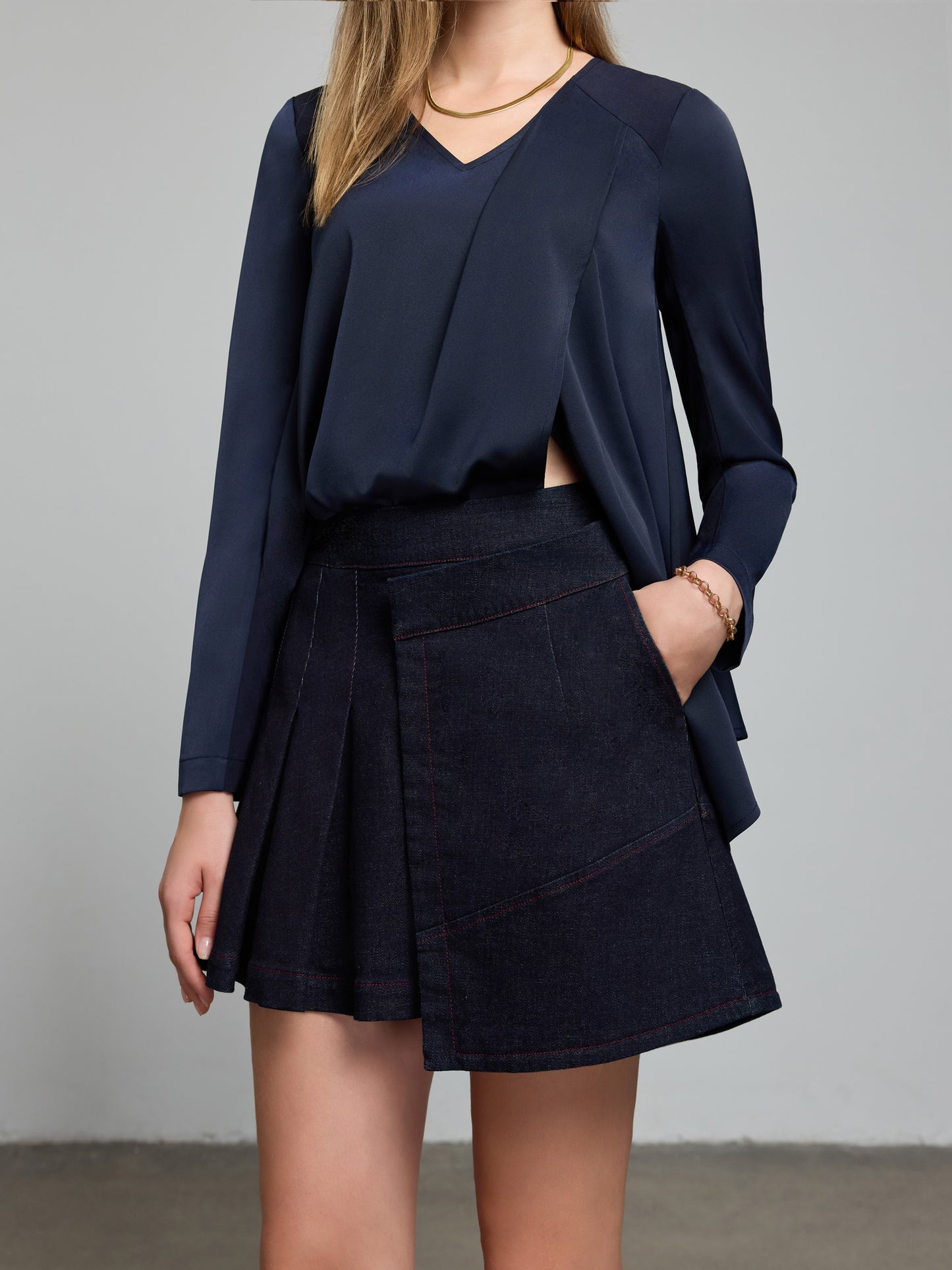 Red Stitch Line Mini Skirt（Pre-Sale）