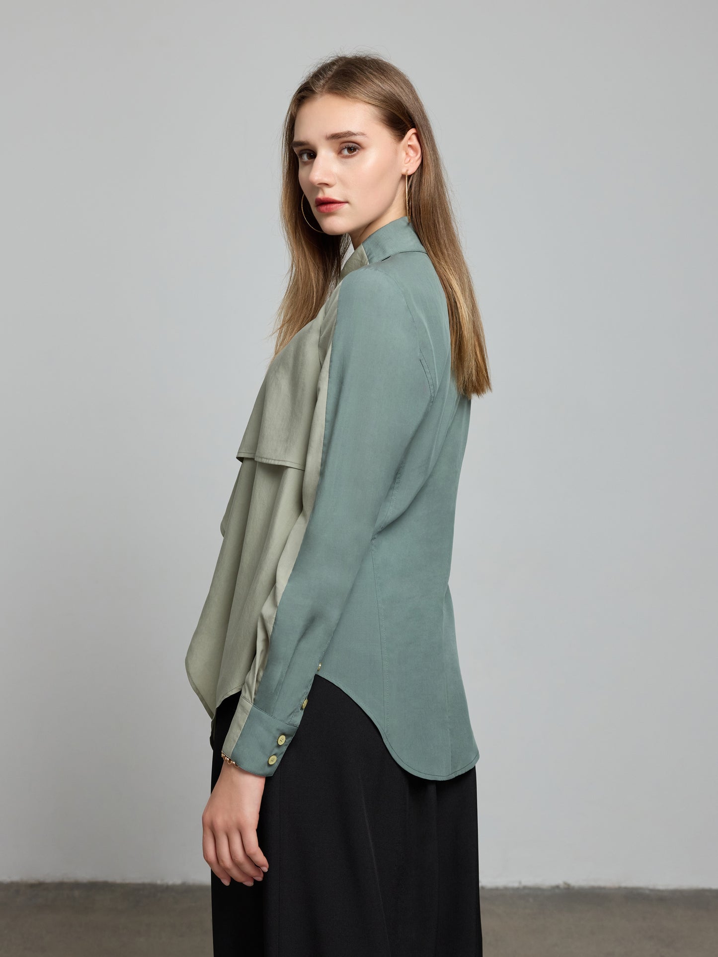 Draped Front Shirt（Pre-Sale）