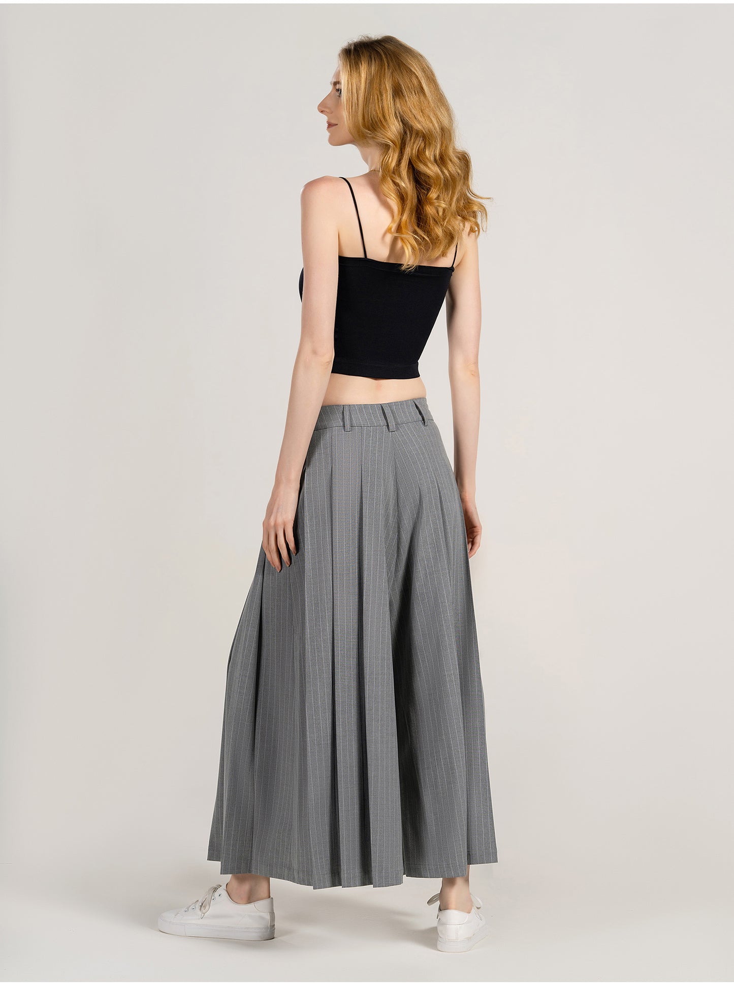 Dynamic Cropped Pant